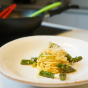Spaghetti alla Carbonara mit Spargel